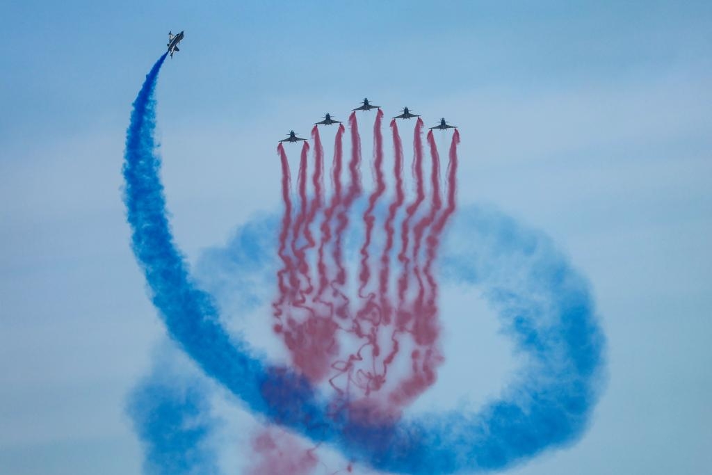 Aȫý+ح׷(mng) Ƅδ(li)ڿ܊_Ż(dng)L(zhng)չ]Ļ֮H